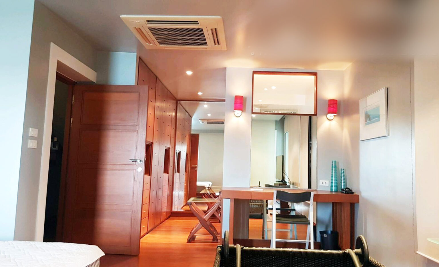 ระบบปรับอากาศ(Split Type) บ้านพักอาศัย โครงการ Vanich Bay Beach Front Ville ภูเก็ต